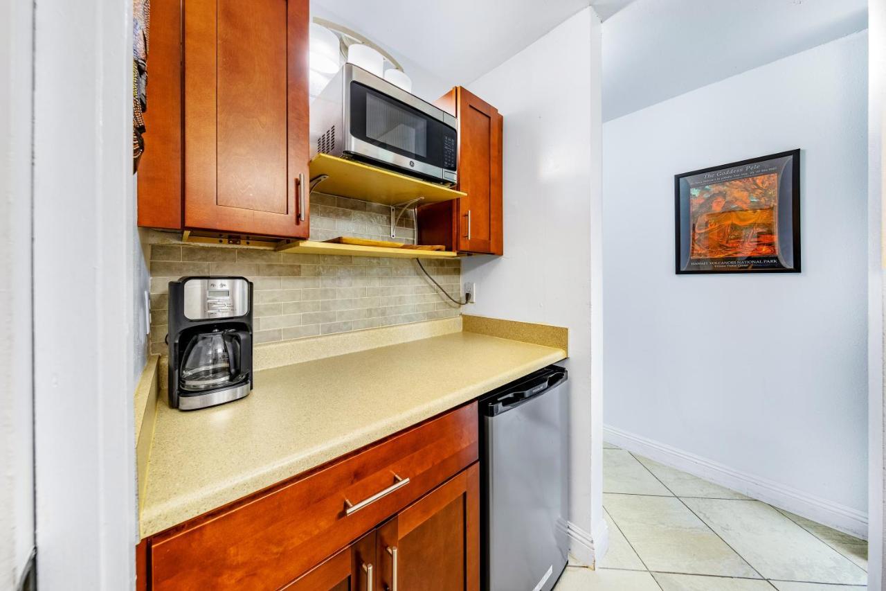 Downtown Hawaiian Paradise Condo With Hot Tub, Pool & Beach - Kona Islander Inn Kailua-Kona Exterior foto